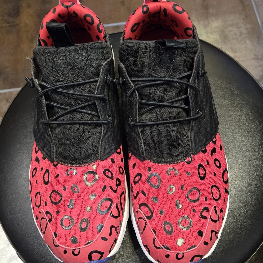 Reebok Women's Black and Red Patterned Athletic Shoes